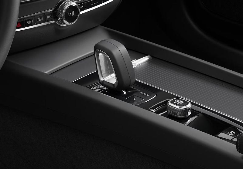 Volvo V60 (2024) B4 CORE  - fotka 9 z 9