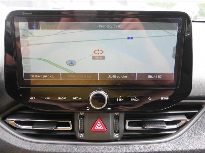 Hyundai i30 1,5 T-GDI mHEV Smart 117 kW - fotka 19 z 26