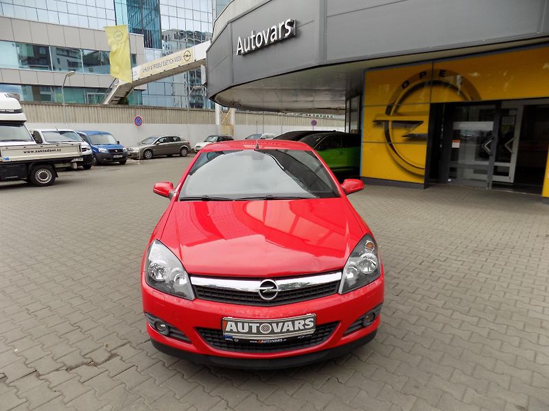 Opel Astra (2008) 1.8 16V - fotka 2 z 18