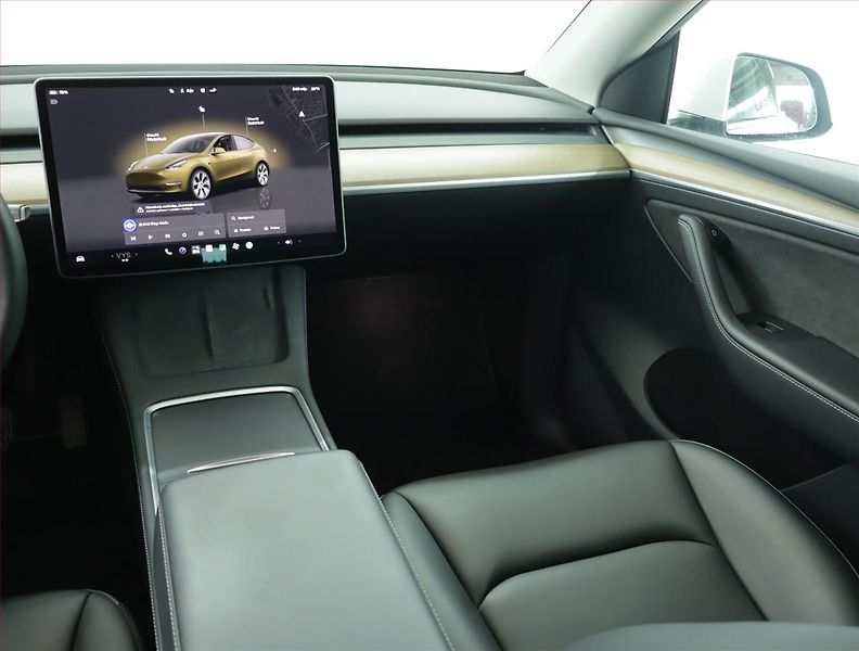 Tesla Model Y (2022) Long Range AWD 79kWh, SoH 92% - fotka 8 z 21