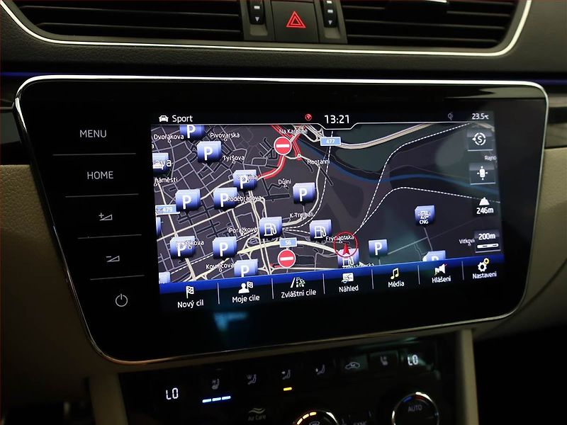 Škoda Superb (2019) Laurin&Klement 2.0 TDI 4x4 - fotka 15 z 23