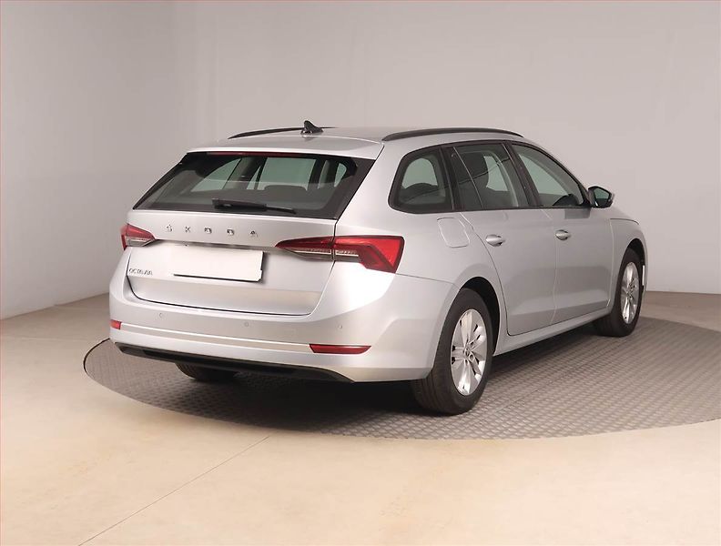 Škoda Octavia (2022) Ambition 2.0 TDI, ČR,1.maj - fotka 5 z 15
