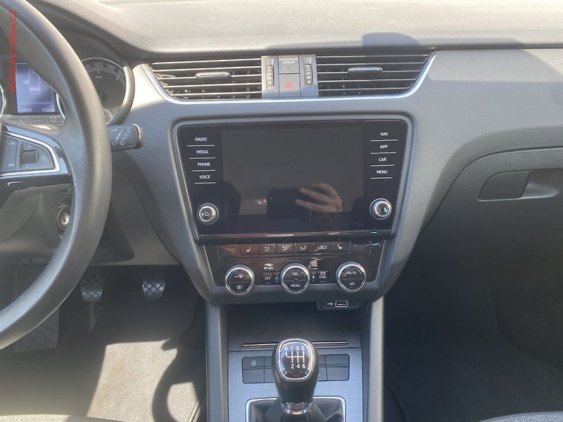 Škoda Octavia (2019) 2.0 TDi, Soleil, LED, navi, - fotka 12 z 19