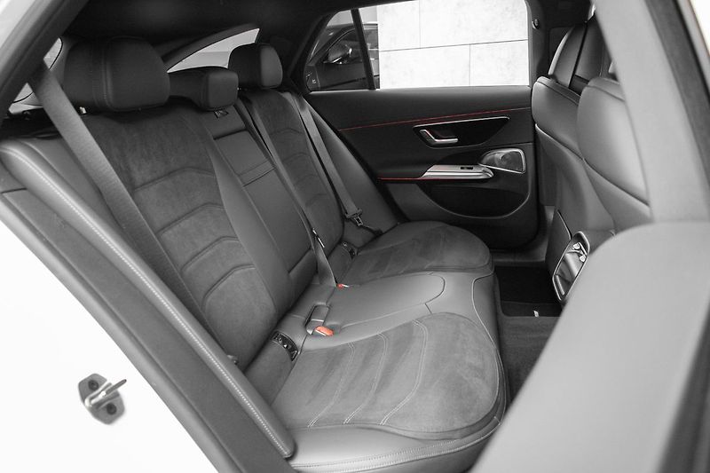 Mercedes-Benz Třídy E E 220d AMG*TAŽNÉ*ZÁRUKA*ČR 1.M - fotka 13 z 42