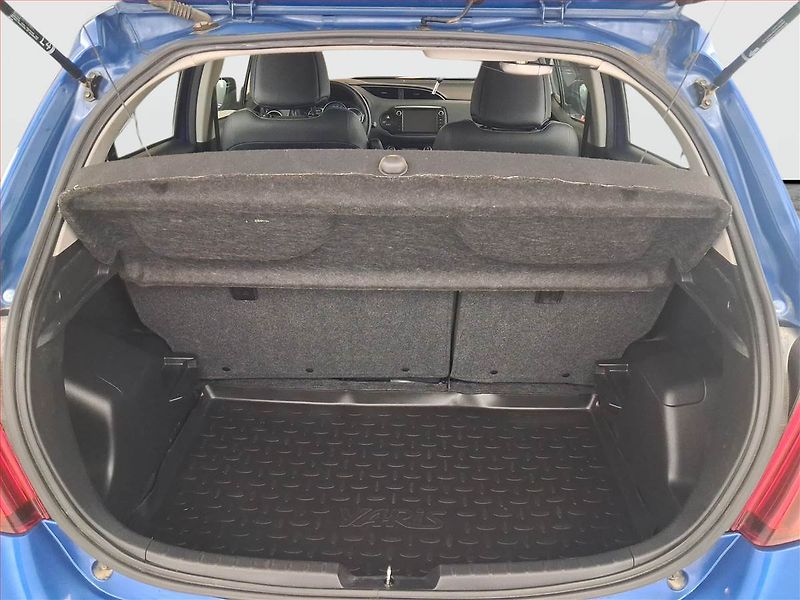 Toyota Yaris (2015) 1.5 Hybrid, Automat - fotka 14 z 16