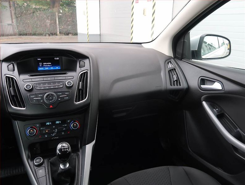 Ford Focus (2016) 1.0 EcoBoost, Serv.kniha - fotka 8 z 18