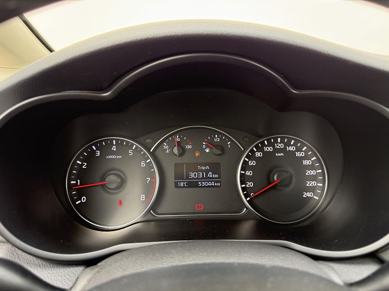 Kia Carens 1.6 GDI 99kW Comfort - fotka 15 z 18