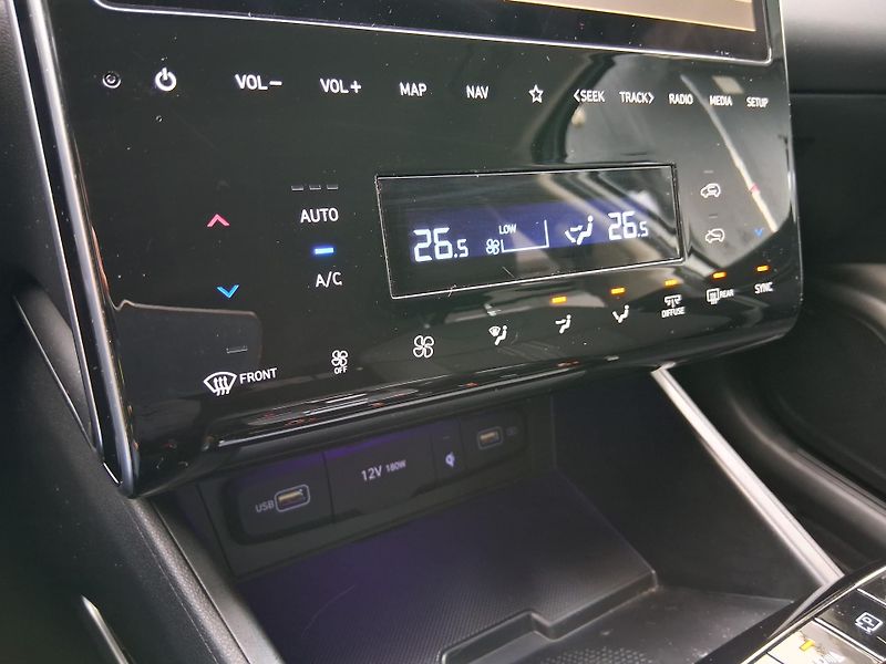 Hyundai Tucson STYLE 1.6 CRDi 4x4 100 kW - fotka 21 z 29
