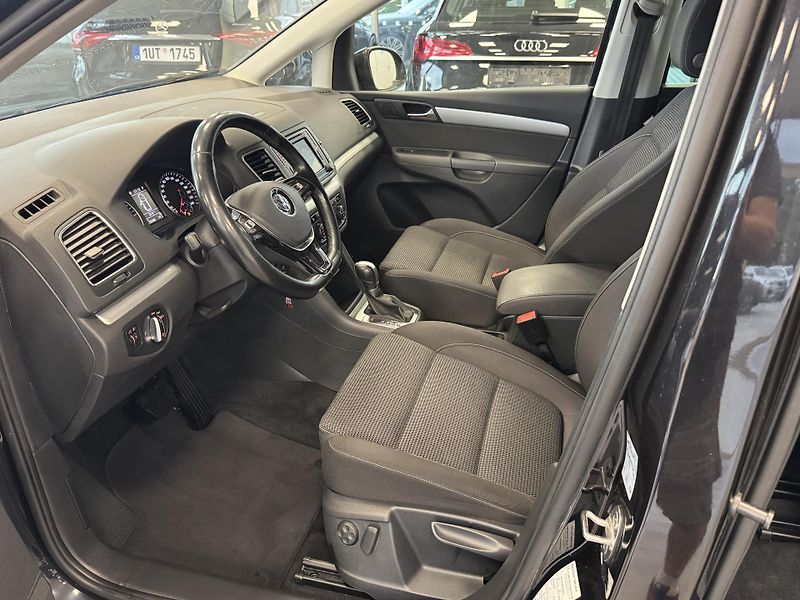 Volkswagen Sharan (2017) 2,0TDi DSG REZERVACE - fotka 18 z 24