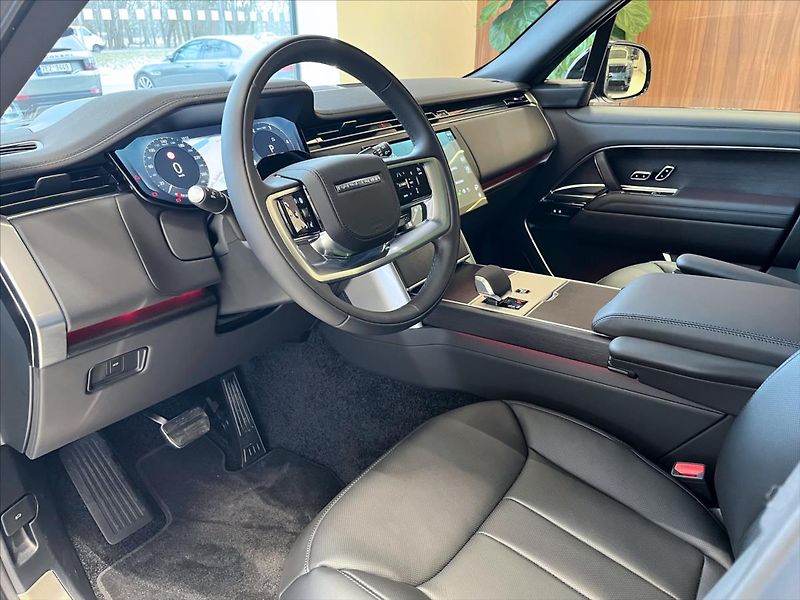 Land Rover Range Rover (2025) 3,0 SWB HSE D300 AWD - fotka 7 z 18