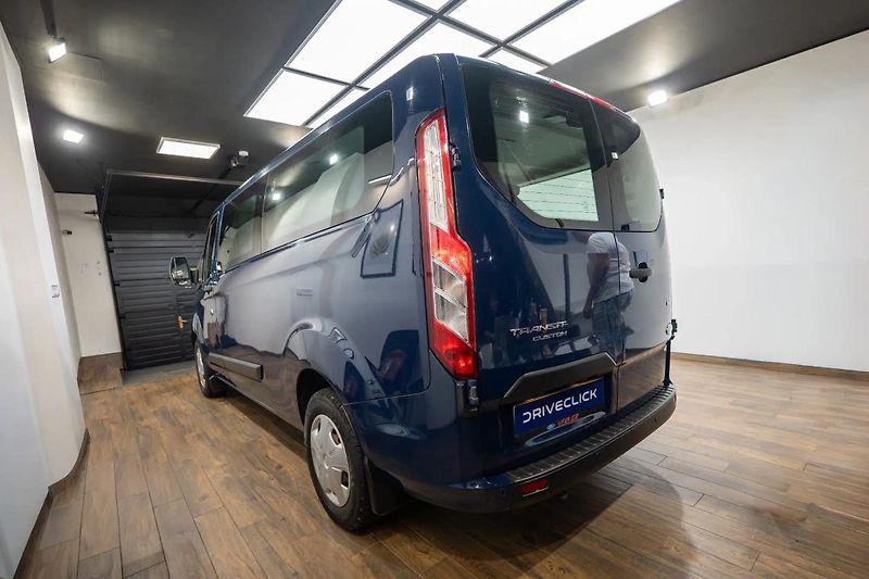 Ford Transit Custom L2 2.0 77 kW - fotka 6 z 32