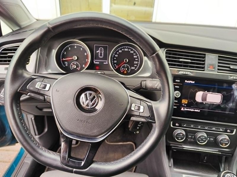 Volkswagen Golf (2018) - fotka 21 z 23
