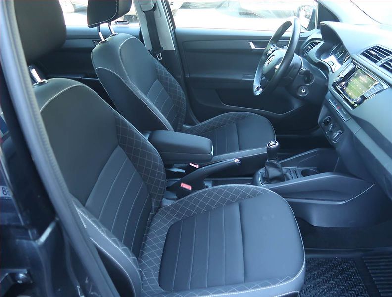 Škoda Fabia (2022) Ambition 1.0 TSI, ČR,1.maj - fotka 9 z 15