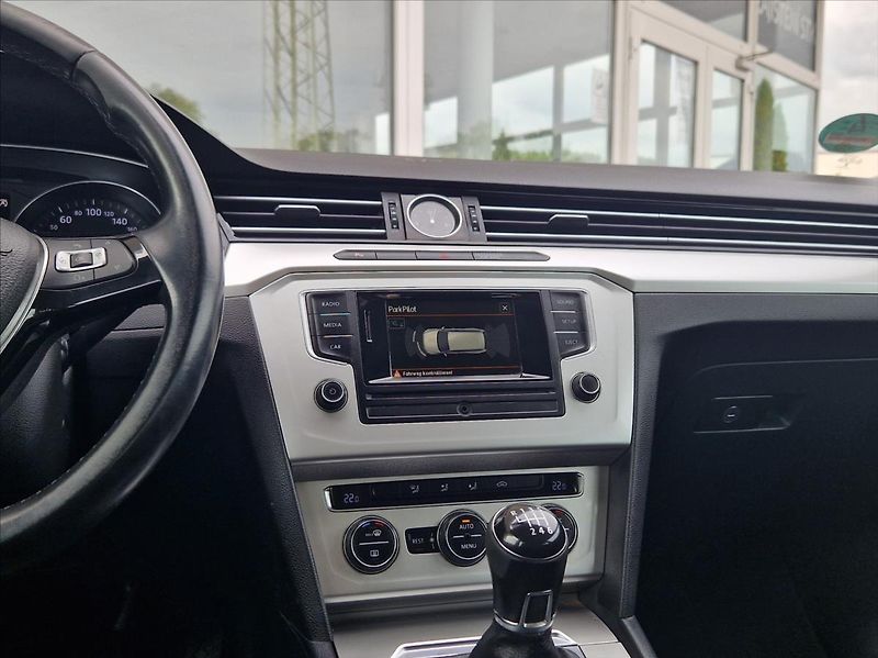 Volkswagen Passat 1,4 TSI 110kW SENZORY AUTOAC - fotka 24 z 42