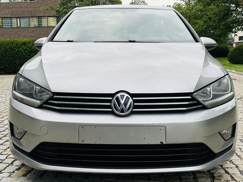 Volkswagen Golf Sportsvan 1.6TDI MANUÁL SENZORY TEMPOMAT - fotka 7 z 40