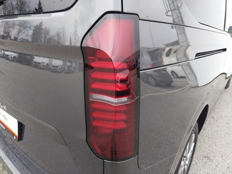 Volkswagen Caravelle Life 2,0 TDI DR 4MOTION 8AUTOM - fotka 25 z 27
