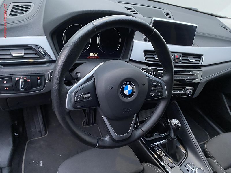 BMW X2 (2020) 1.5T sDrive18i, LED, navi - fotka 12 z 19