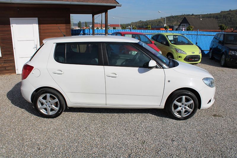 Škoda Fabia (2014) 1,4i 16V KLIMA EL.OKNA PC ALU - fotka 8 z 16