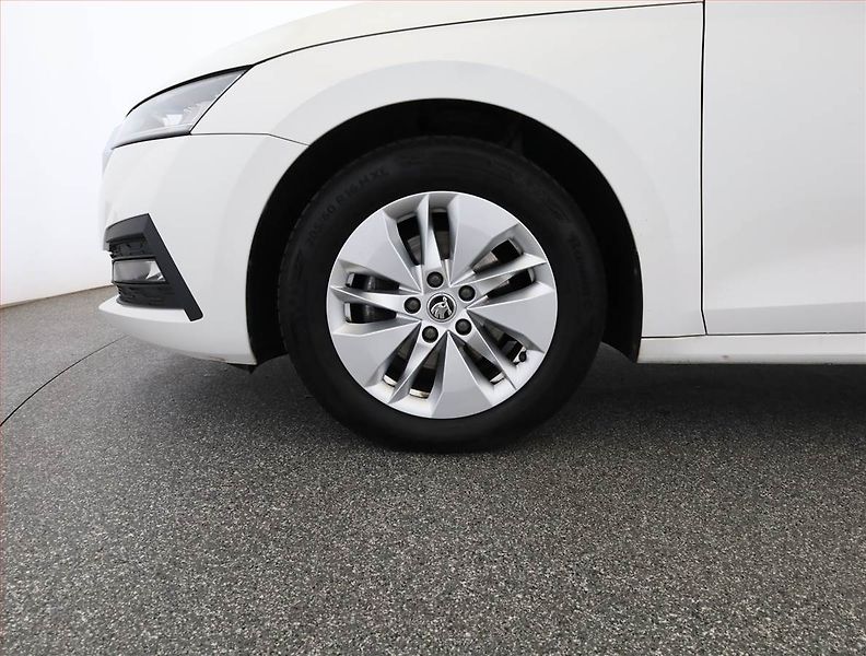 Škoda Octavia (2023) Ambition 1.5 TSI G-TEC - fotka 18 z 18