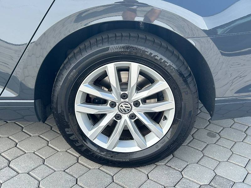 Volkswagen Passat Business 1,5TSI - fotka 24 z 26