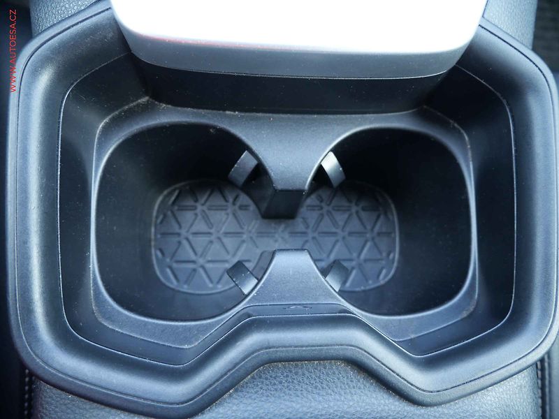Toyota RAV4 (2020) 2.5HYBRID 4x4, ČR, servis - fotka 24 z 25