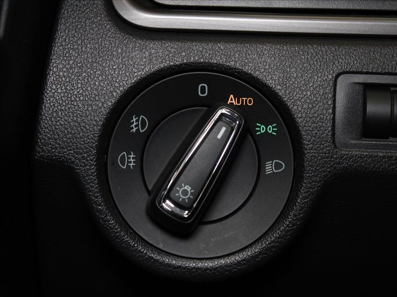 Škoda Rapid 1,2 TSi 81kW Style+ 37tkm! 1.m - fotka 18 z 26