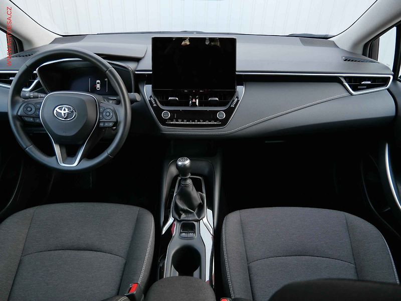 Toyota Corolla (2024) 1.5 VVT-i, 2.maj,ČR, Navi - fotka 8 z 19