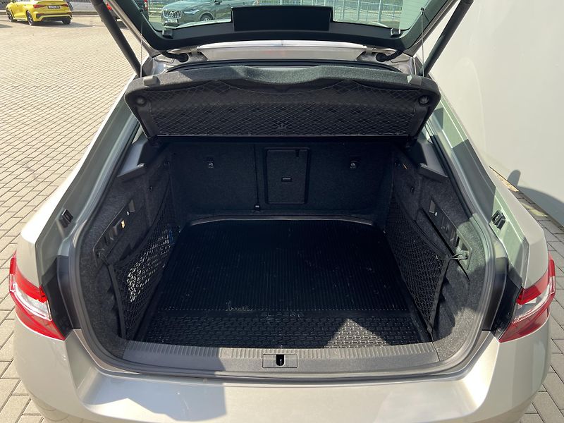 Škoda Superb (2017) 2,0TDi140kW Laurin&Klement DSG - fotka 29 z 42