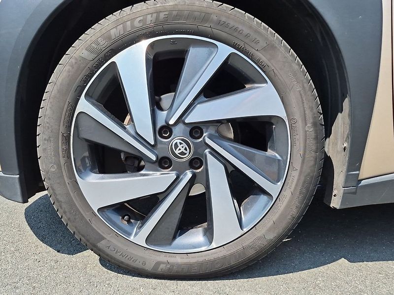 Toyota Aygo Executive Smart JBL 1,0 CVT - fotka 24 z 25