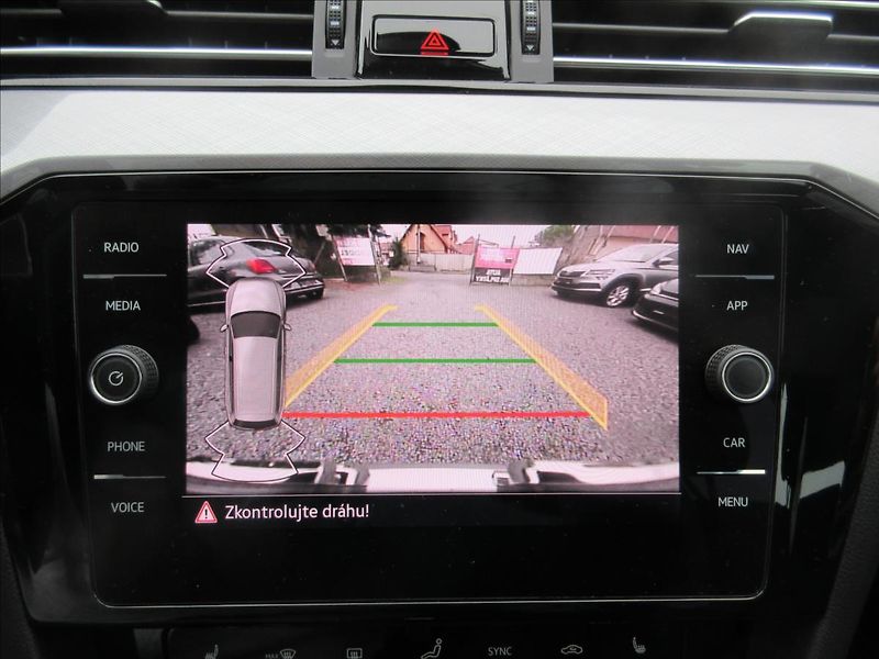 Volkswagen Passat 2,0 TDI DSG Led Business - fotka 11 z 18
