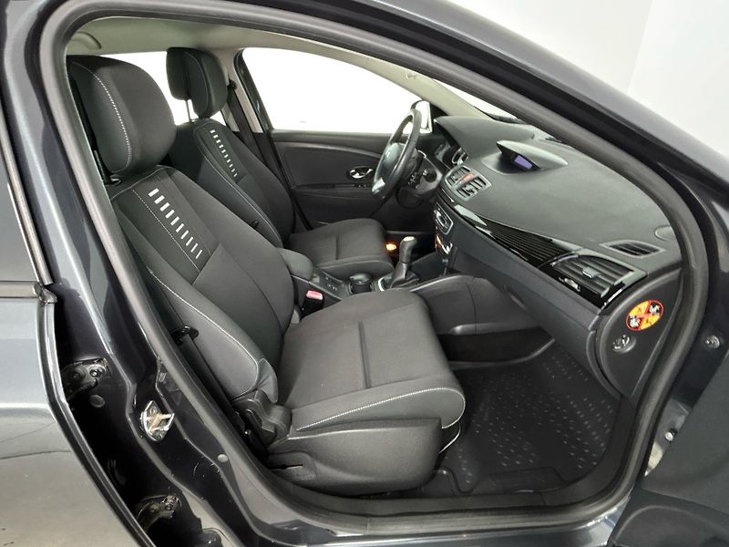 Renault Mégane AUTHENTIQUE - fotka 9 z 25