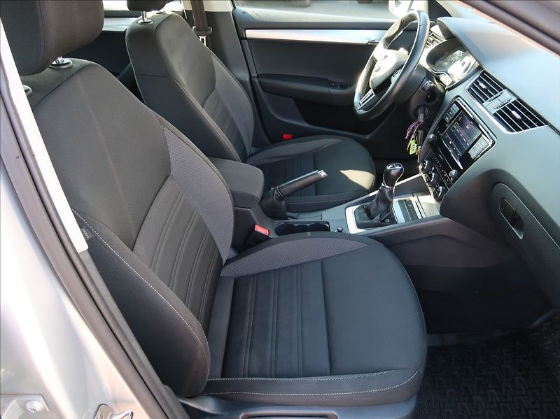 Škoda Octavia 1,6 TDi,85kW,1majČR,Serv.k,DPH - fotka 13 z 26