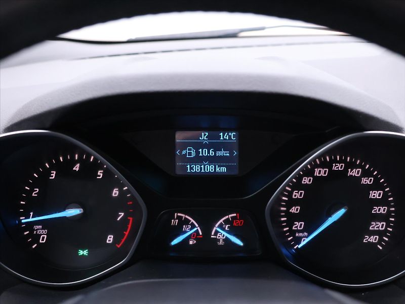 Ford Kuga 1,6 EB 110kW CZ Aut.Klima - fotka 16 z 31