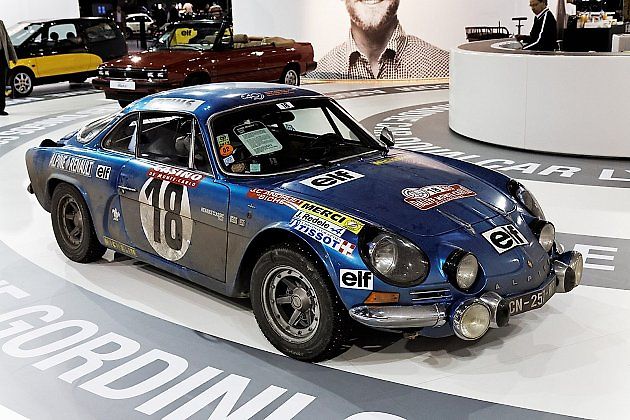 Alpine Renault A110 při výstavě Retromobile v Paříži., zdroj: Wikimedia Commons, Thesupermat, CC BY-SA 3.0