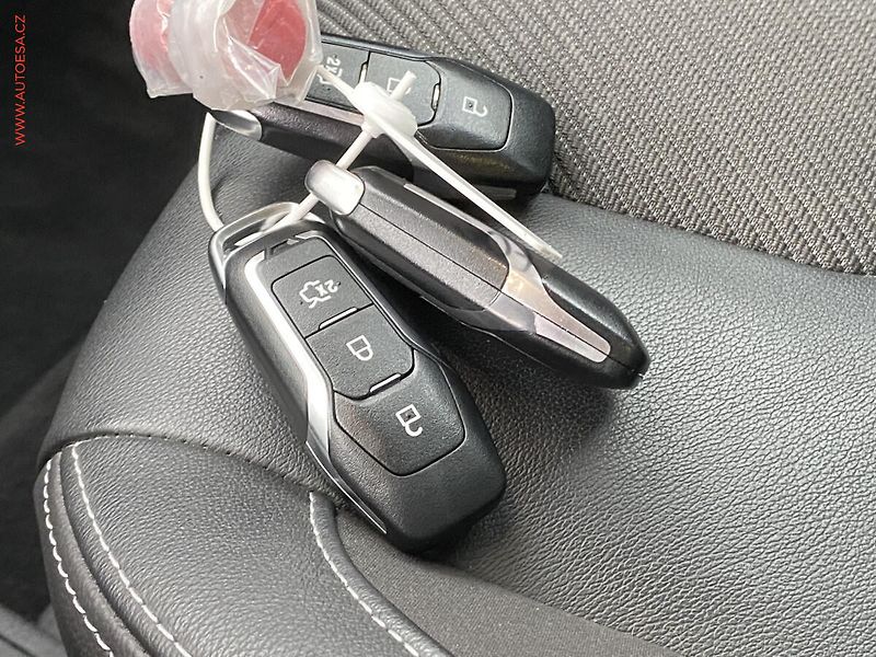 Ford Mondeo (2016) 2.0 EB, Titanium, AT, kůže - fotka 17 z 17