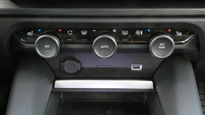Citroën C5 X 1.6 PureTech 180 EAT8 Shine - fotka 16 z 23