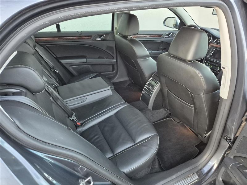 Škoda Superb 2,0 TDI 125KW DSG Kůže Xenon - fotka 20 z 33