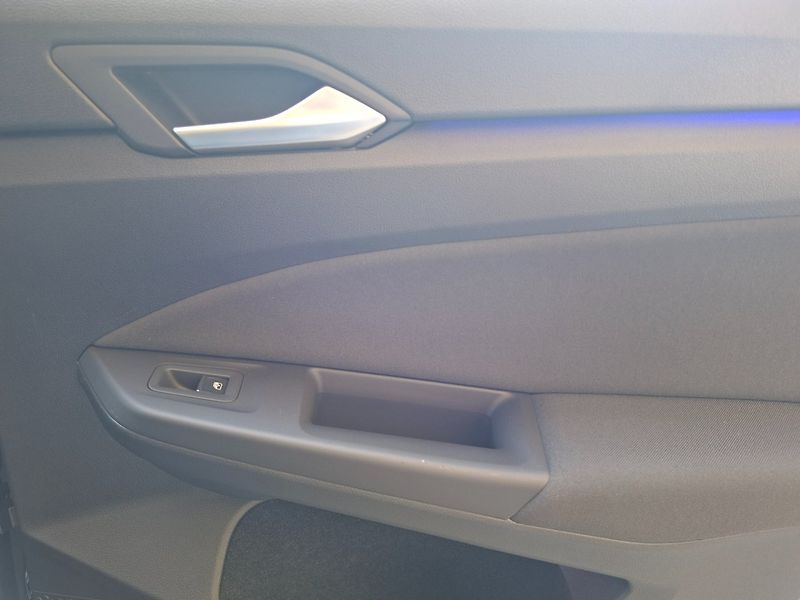 Volkswagen Golf (2021) 2.0TDI 85kW DSG -TAŽ.ZAŘ.-DPH - fotka 28 z 38