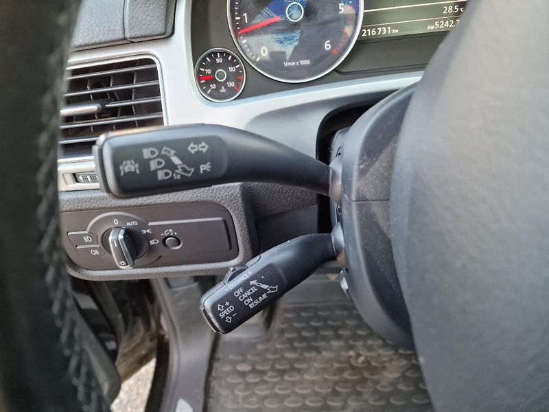Volkswagen Touareg 4,2TDI V8 EXCLUSIVE - fotka 17 z 19