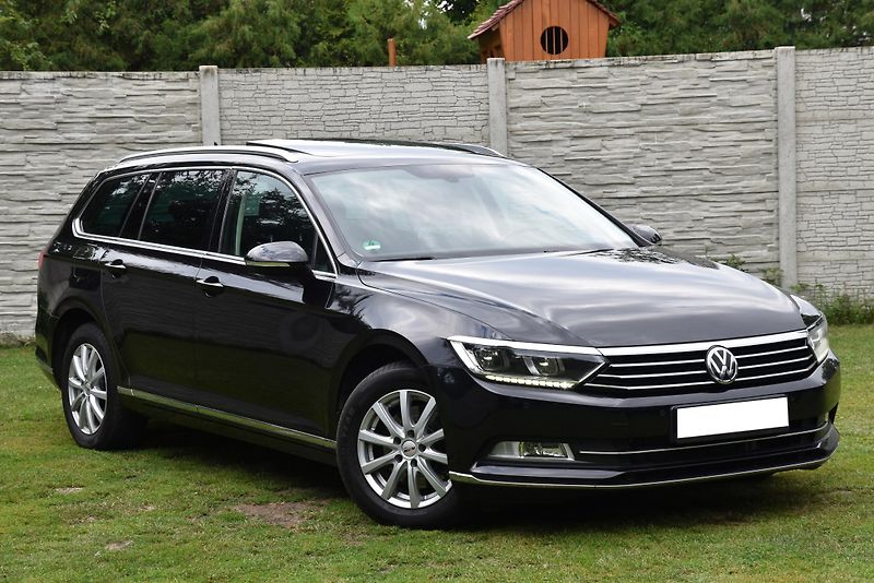 Volkswagen Passat 2.0 TDi CR HIGHLINE, NAVI, LED - fotka 1 z 50