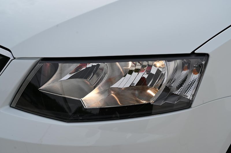 Škoda Octavia 1.6TDI 77KW Edition 4/2015 - fotka 41 z 41