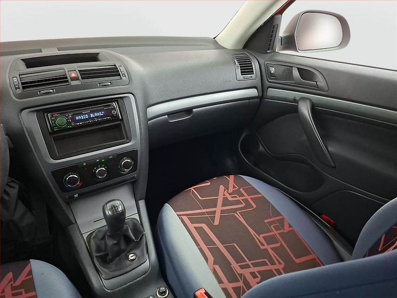 Škoda Octavia (2012) 1.2 TSI, Serv.kniha - fotka 8 z 14