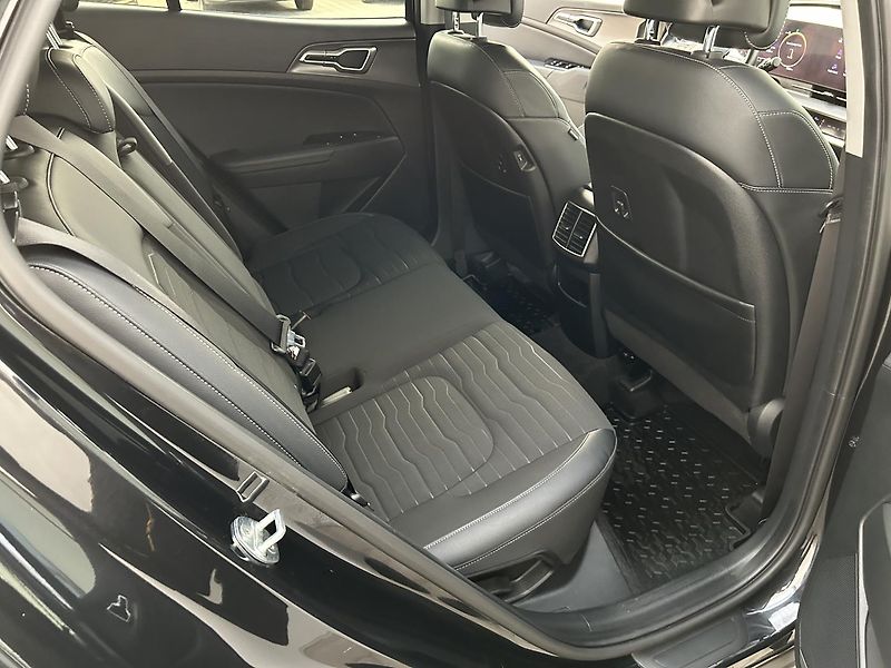 Kia Sportage 1.6 T-GDi GPF MHEV 4x4 TOP - fotka 24 z 27