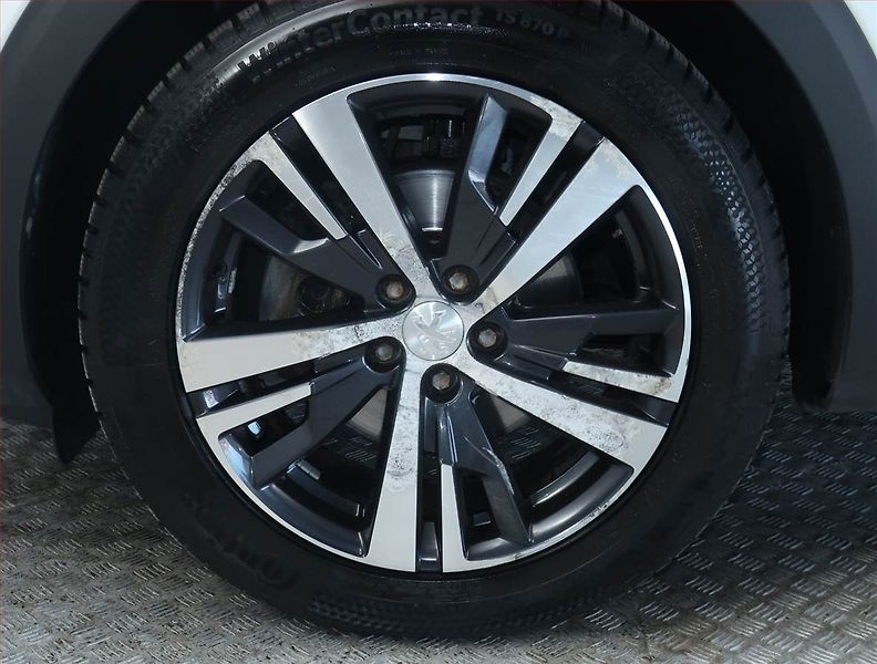 Peugeot 3008 (2019) 1.6 PureTech, Automat - fotka 15 z 18