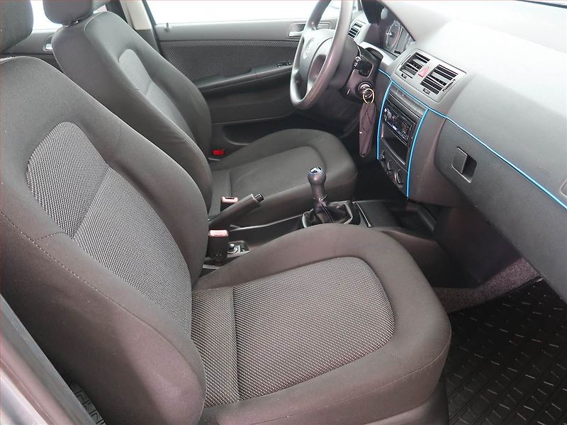 Škoda Fabia (2005) 1.4 16V, nová STK - fotka 9 z 15