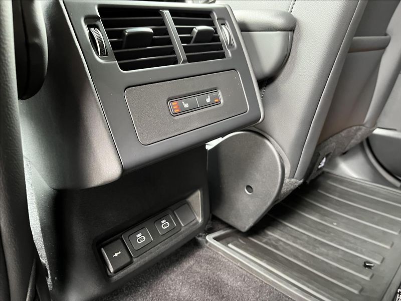 Land Rover Discovery 3,0 D250 S AWD* - fotka 24 z 27