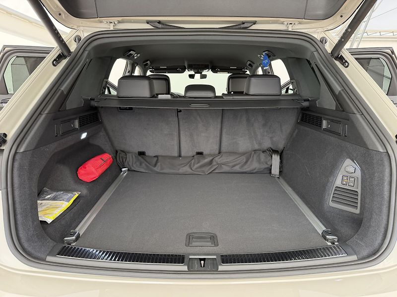 Volkswagen Touareg 3.0Tdi*210kw*1-MAJ*DPH*R-Line* - fotka 14 z 50