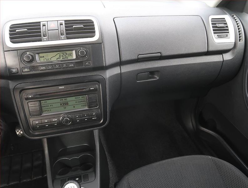 Škoda Fabia (2008) Elegance 1.4 16V, Serv.kniha - fotka 8 z 16