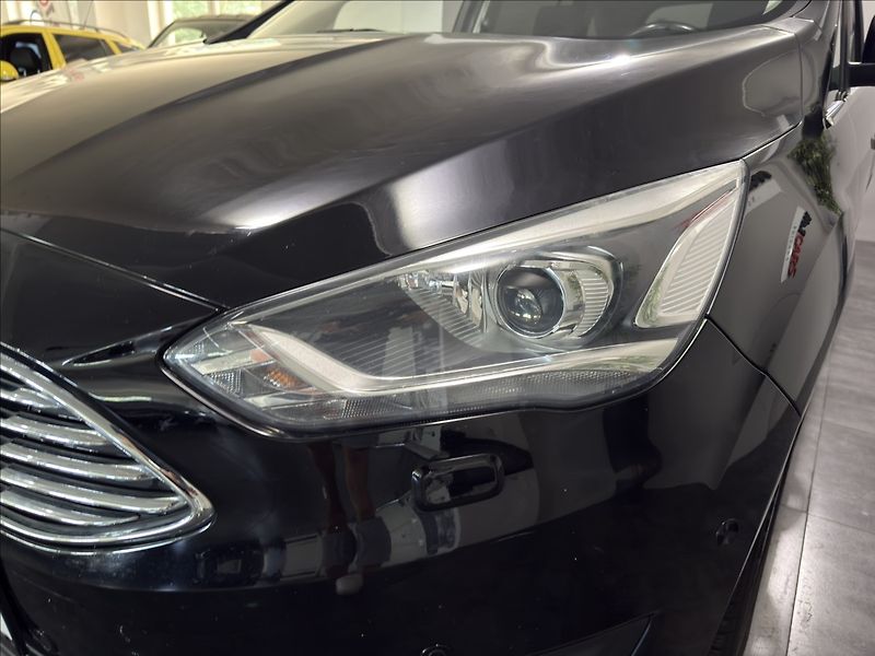 Ford Grand C-MAX 1,5   TDCI TITAN AT KAMERA FUL - fotka 35 z 39