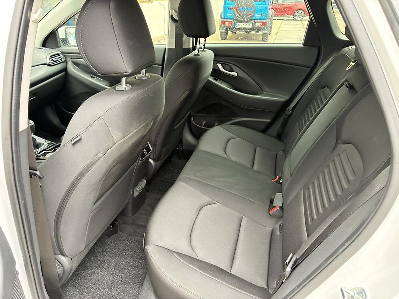 Hyundai i30 1.5 CVVT 71kW Style - fotka 11 z 21